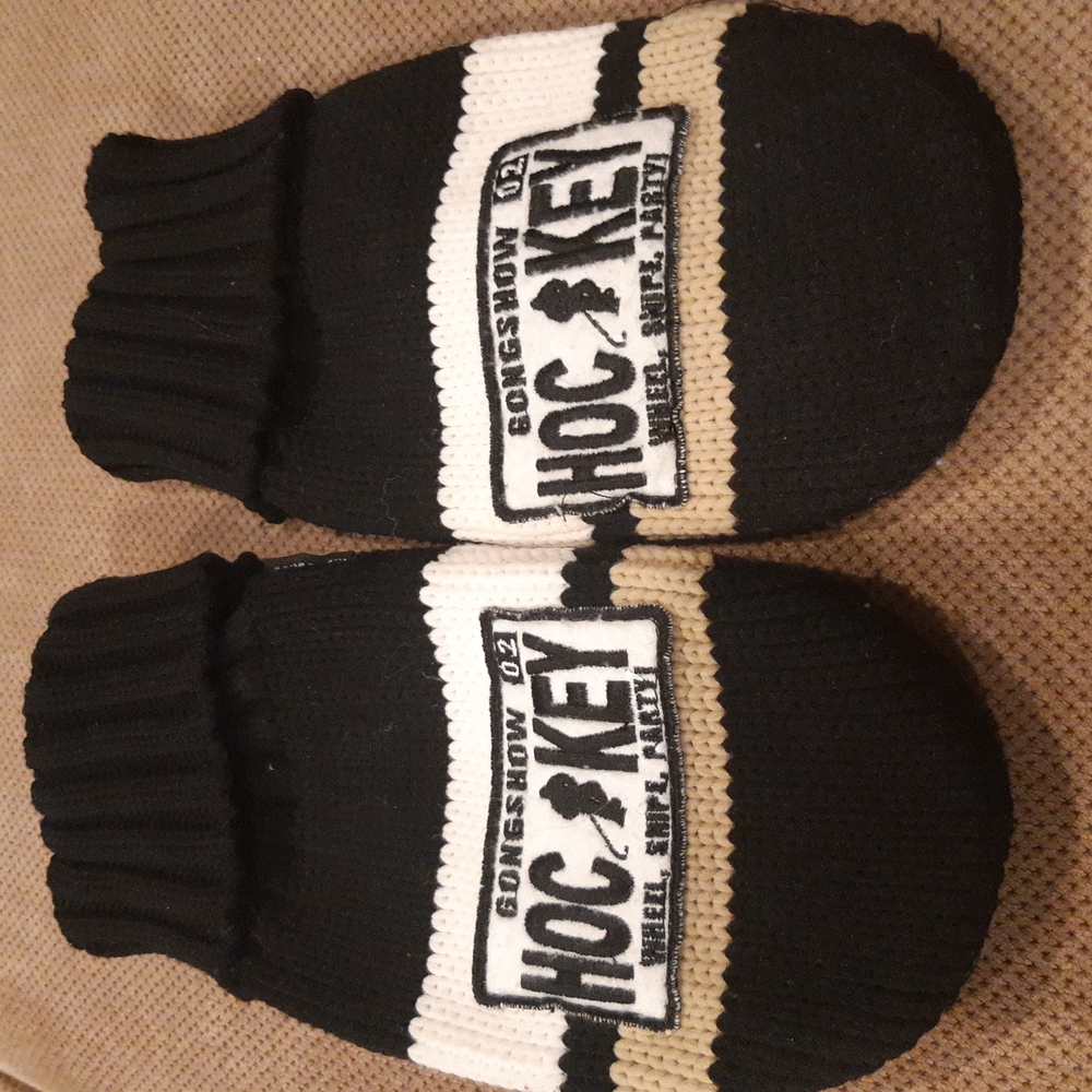 Youth Gongshow Mitts
